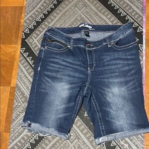Ariya Jeans Blue Denim Distressed Sweet Cheeks Shorts Sz 14